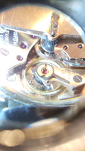 Load image into Gallery viewer, Rare montre automatique Lemania calibre 3610 35mm hors couronne des 70&#39;s
