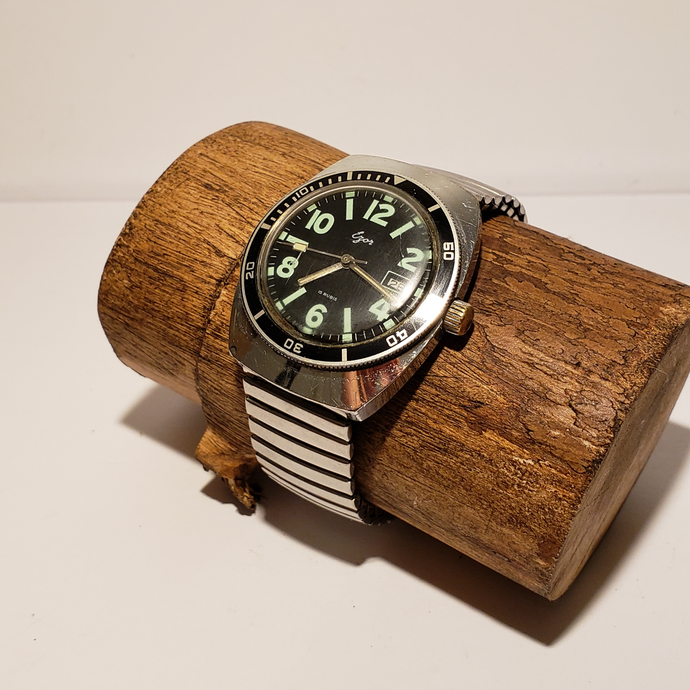 Ezor manuelle de type plongée 36mm hors couronne sur bracelet acier 70's marque Française