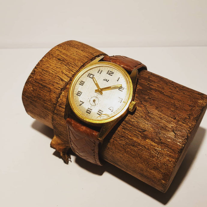 Jaz mecanique des années 60 plaqué or 35mm hors couronne célèbre marque Française